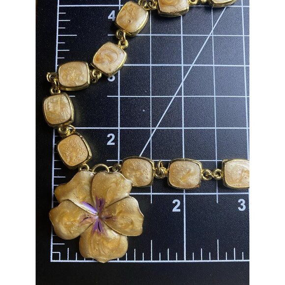 Creamy Champagne Enamel Necklace Vtg Flower Pendant Panel Link Gold 15.5" Choker - Picture 8 of 8